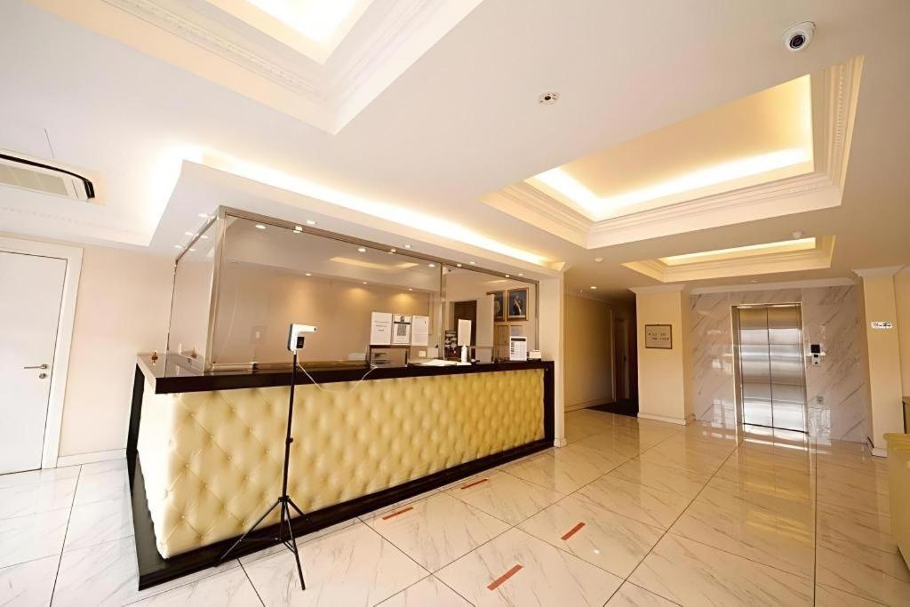 Ritzton Hotel Johor Bahru Exterior photo