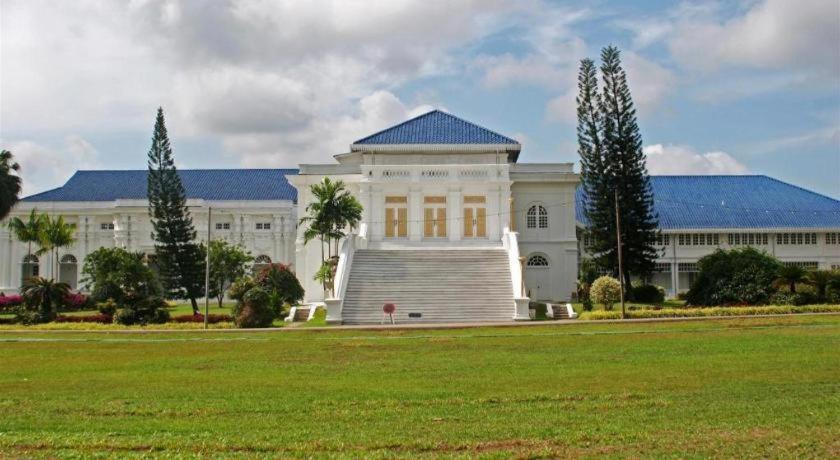 Ritzton Hotel Johor Bahru Exterior photo