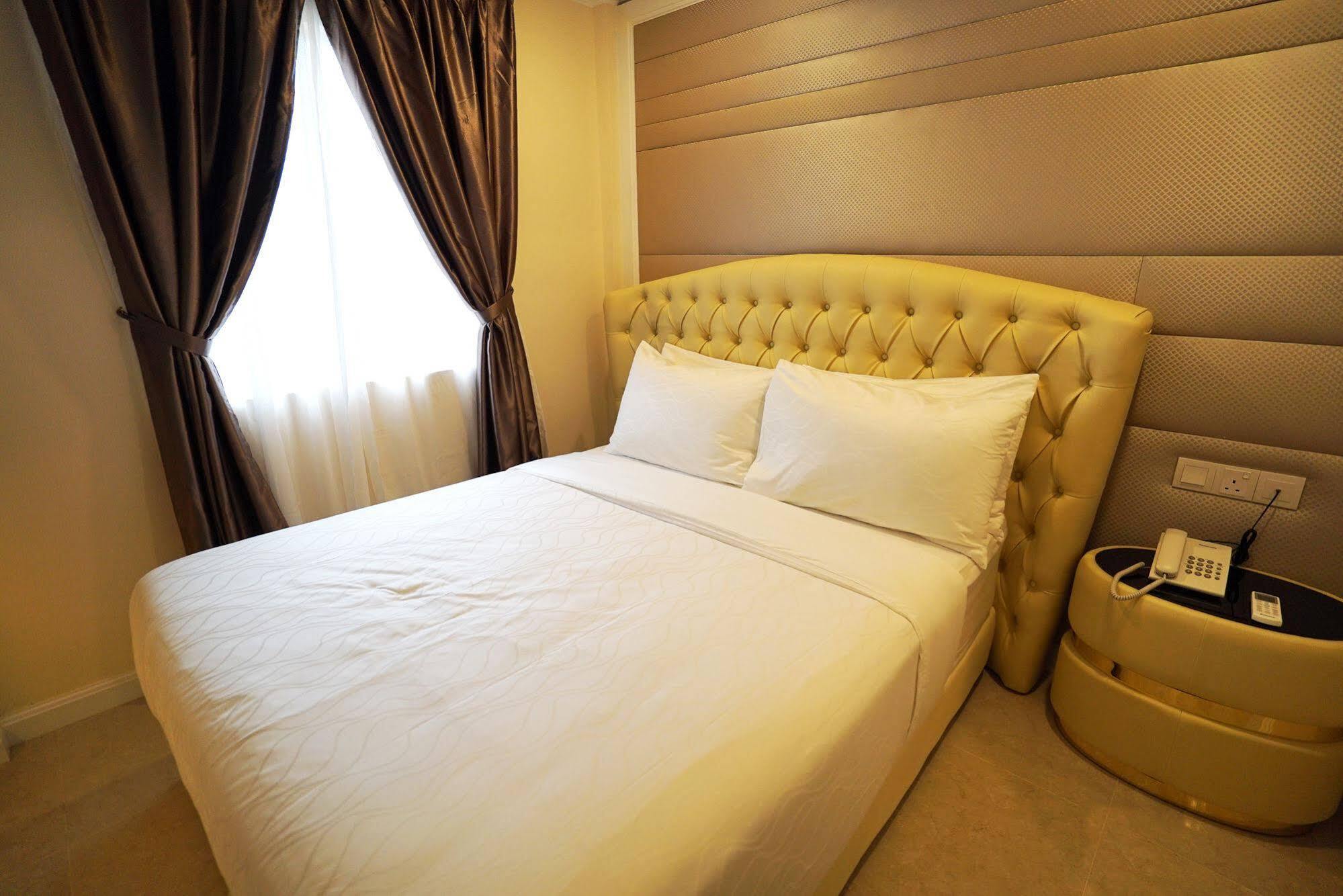 Ritzton Hotel Johor Bahru Exterior photo