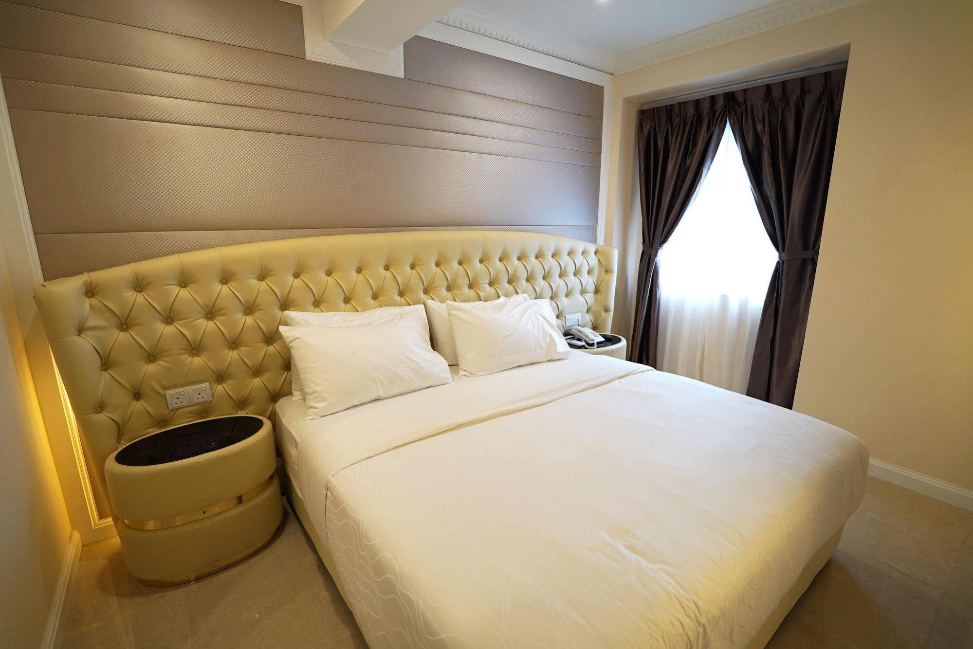 Ritzton Hotel Johor Bahru Exterior photo